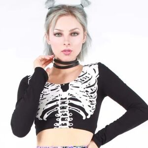 IRON FIST BLACK CROP TOP SIZE SMALL